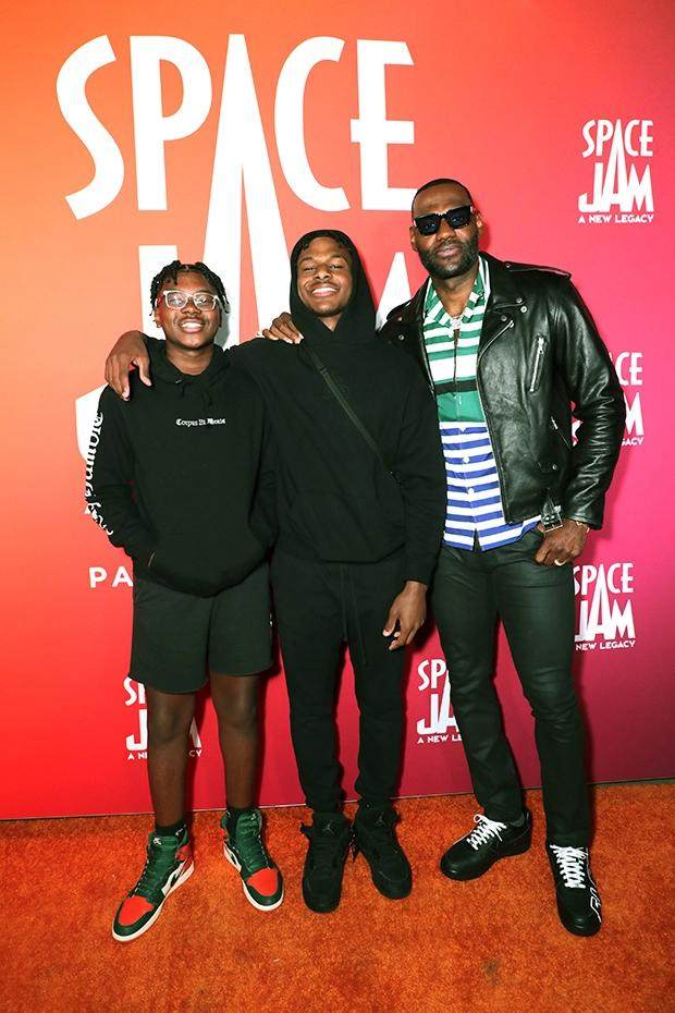 开云体育下载网页版-当詹姆斯从皇帝变成父亲，他收敛起锋芒却更有温情